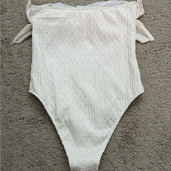 SHEIN Ruffle Trim Tube One Piece Swimsuit - Picture 5 of 7